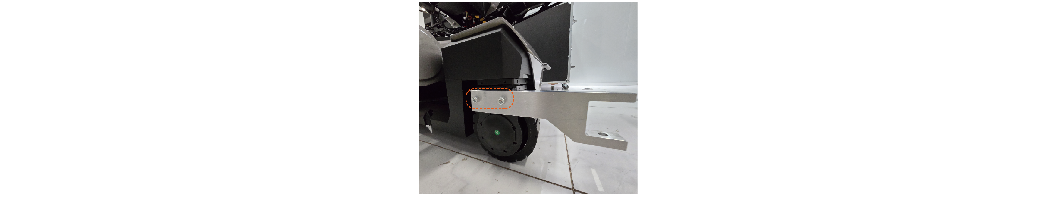 R1_Lite_disassemble_the_steering_wheel_fasteners_en